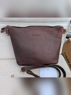 Chic Sparrow Brown Pebbled Full-Grain Leather Crossbody Purse/Clutch